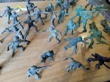 Lot 33 pc Vintage 1960's Lido Military Army Men multi color Soldiers WWII 2.5"
