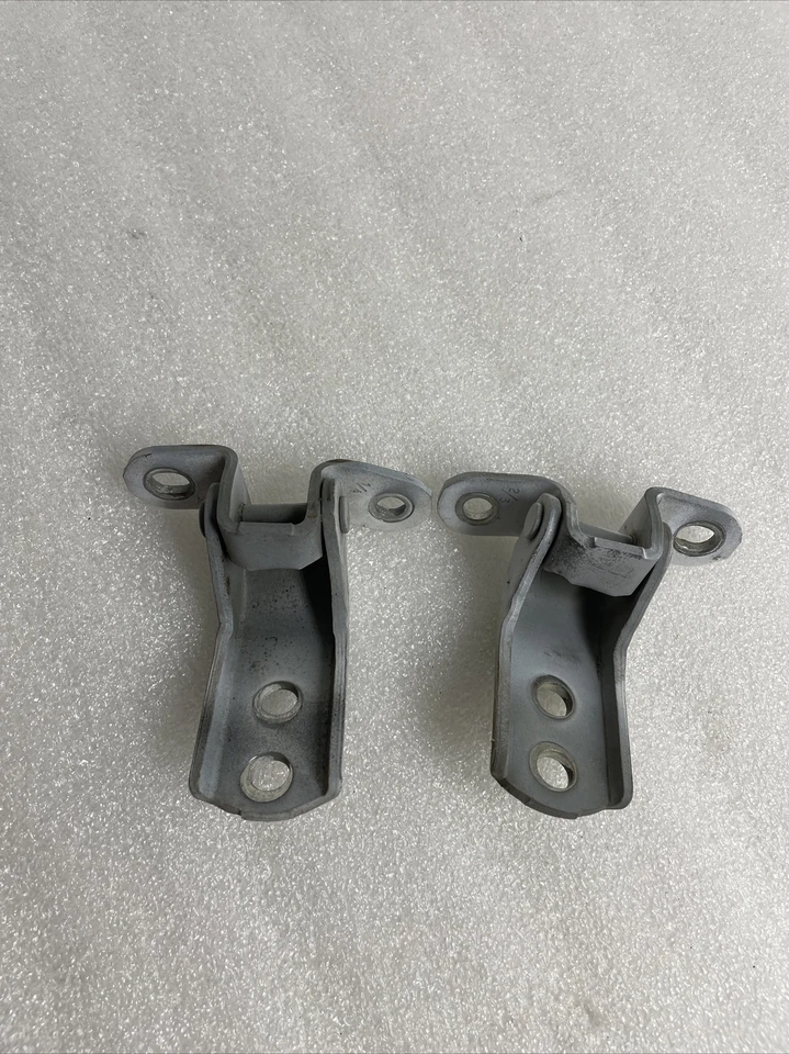 Toyota Corolla 1997 bisagra de puerta delantera izquierda del lado del conductor superior e inferior OEM Foto 3 de 4