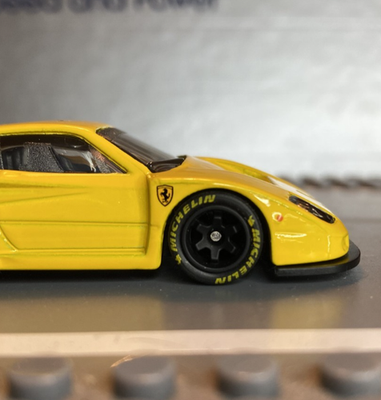 Hot Wheels Ferrari F40 Competizione Yellow CUSTOM Super Rider