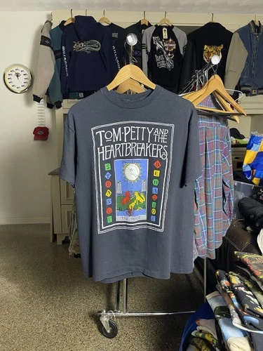 Tom Petty Strange Behavior Rock Tour T Shirt Cow Mo 1980s vintage concert t-shirt, vintage, size XL, single stitch, B+ condition