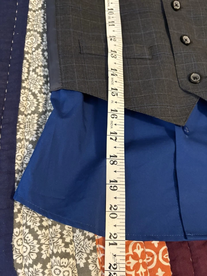 Traje de 3 piezas para niños talla 6 pantalones negros camisa azul chaleco gris Foto 4 de 4