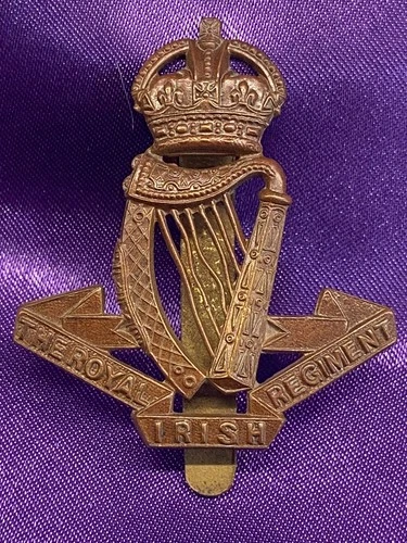Genuine KC WW1 The Royal Irish Regiment GM Cap Badge w/slider & strengtheners