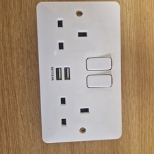 Hager WMSS82USB 'Sollysta' Switch Socket Outlet 13 Amp with 2 x USB Charging