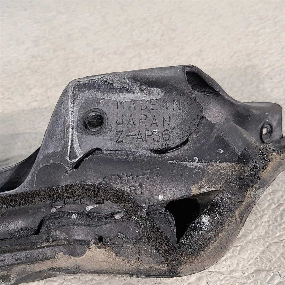 97-04 Corvette C5 挡风玻璃框架到 Targa 顶部 Weatherstriping Hatchback Aa742 — 第 3/4 张图片