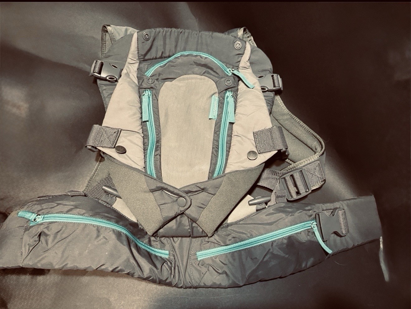 Infantino Carry On Multi-Pocket Baby Carrier Gray Blue 8-40 