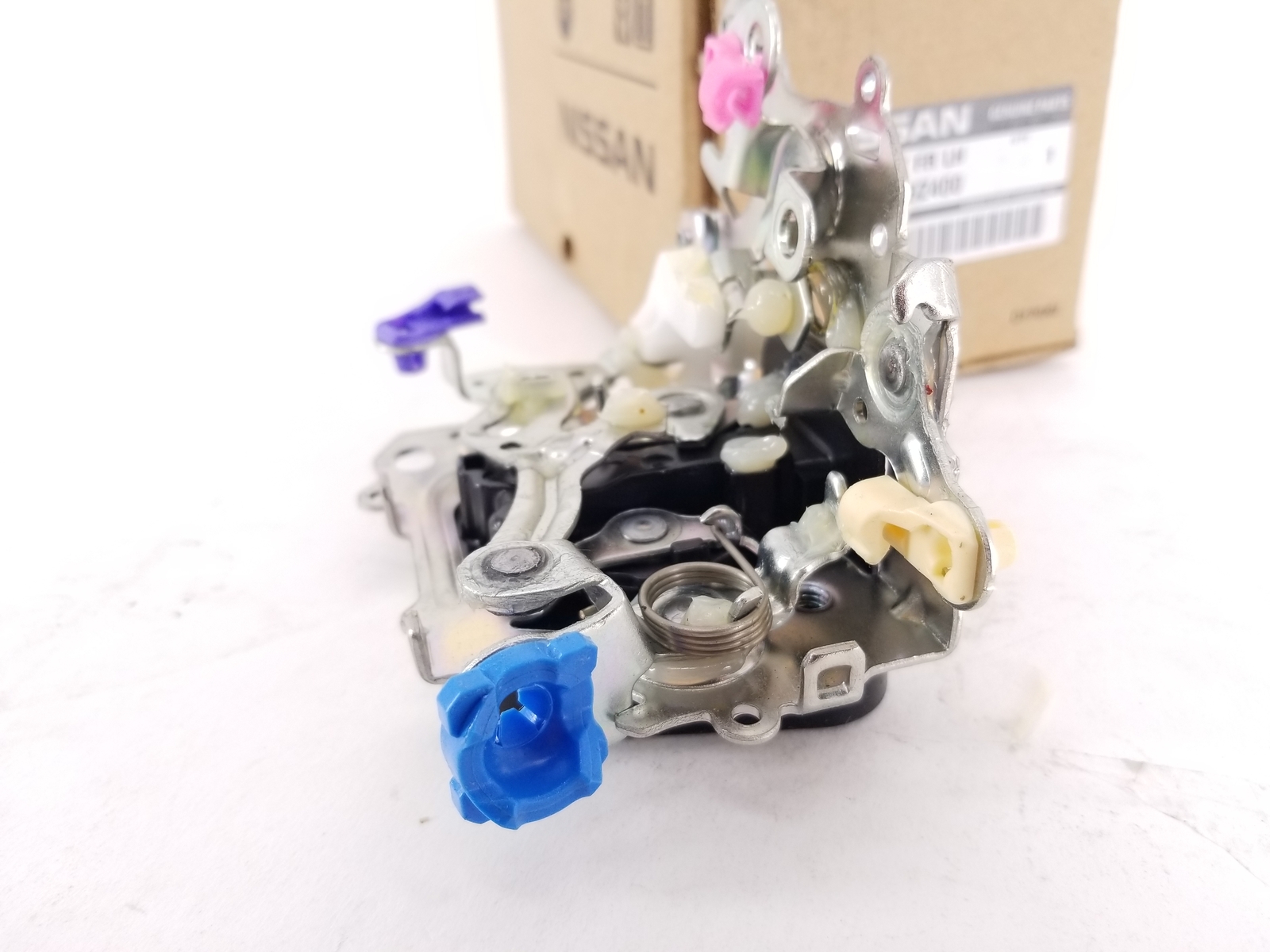 genuine-oem-nissan-80503-8z400-driver-front-door-latch-sentra-frontier