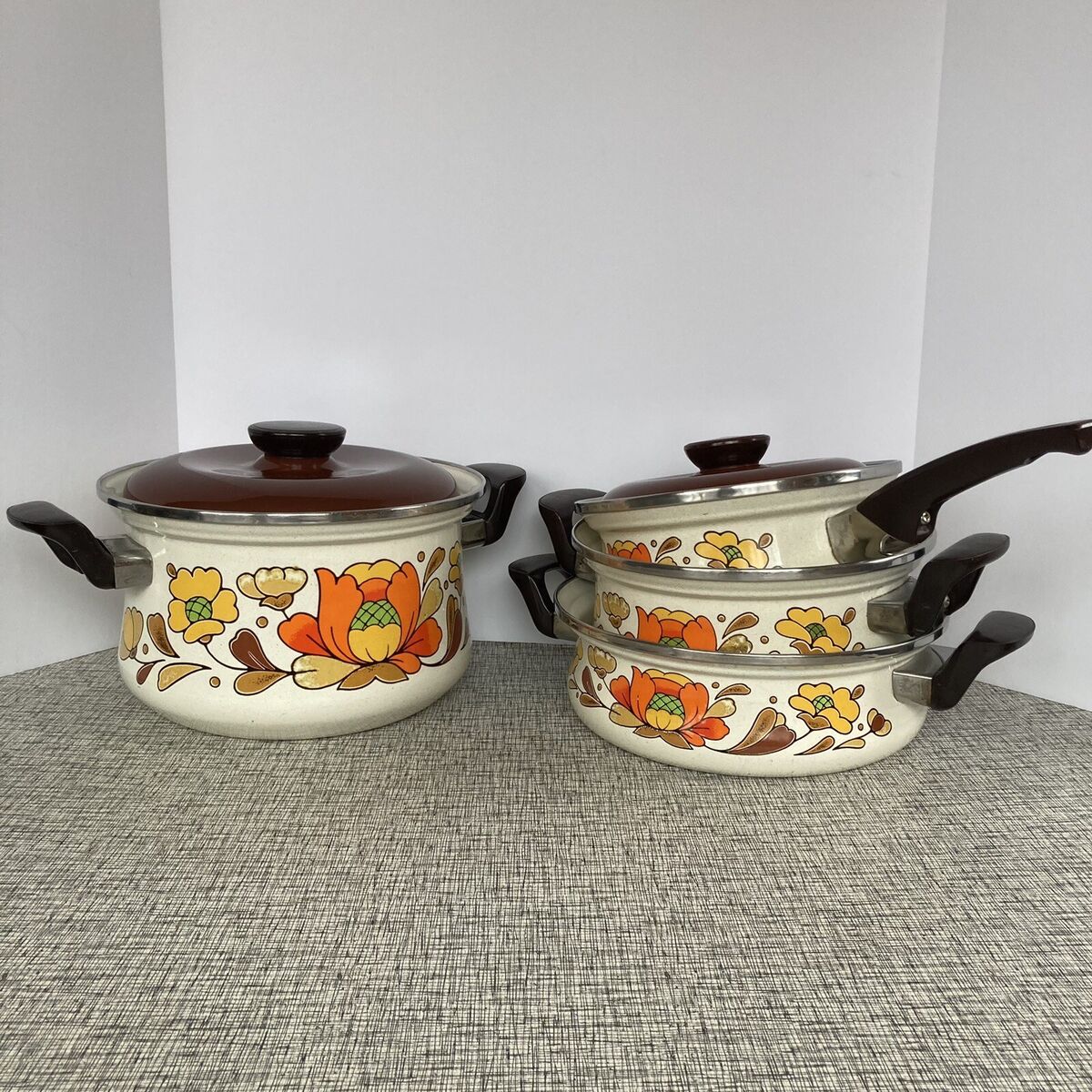 Sanko Ware Japan Show Enamel Pans Brown 2-Lids Vintage 6 Sanko Ware Japan Show Enamel Pans Brown 2-Lids Vintage 6