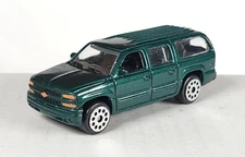 Motormax loose 6030 2000 Chevy Suburban green 1/64