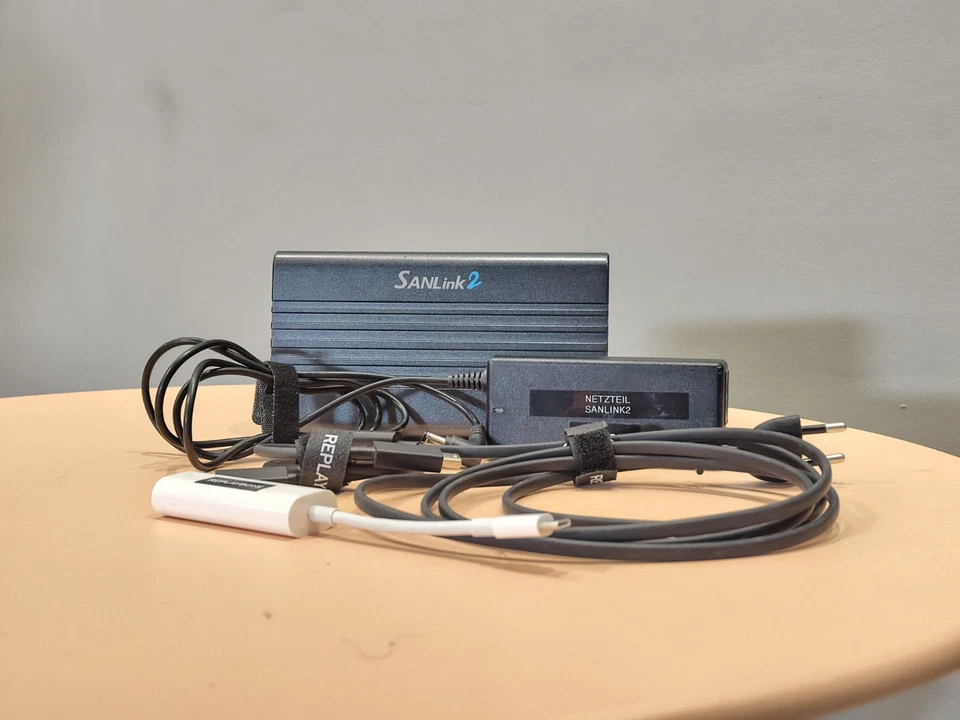 Promise SANLink2 Thunderbolt 2 to 10GB-Base-T-Ethernet-Port  Adapter