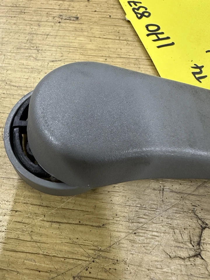 VW T4 TRANSPORTER CARAVELLE GRIS 1996-2003 MANIJA DE BOBINADORA DE VENTANA 1H0837581D #2 Foto 3 de 4