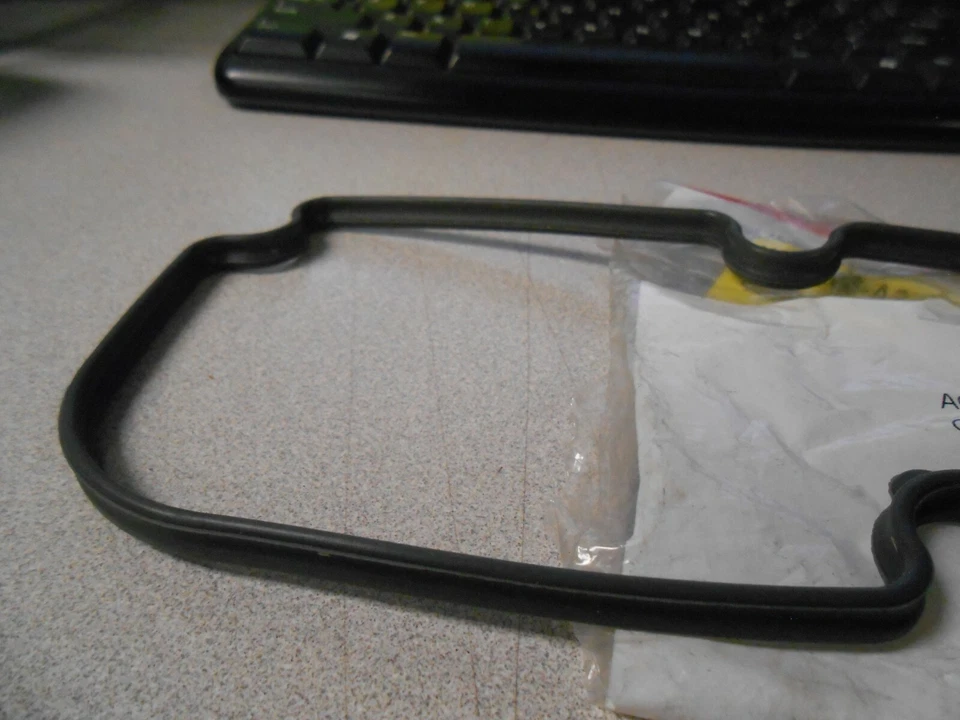 Junta de cubierta de válvula GM 1988-05 Pontiac Bonneville Buick LeSabre 25532619 nuevo de fábrica Foto 2 de 2