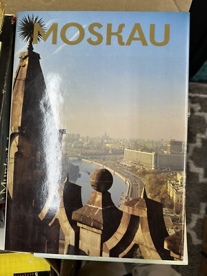 German Language Book - Moskau- 190 pages of sights in Moscow. Vintage 1989.