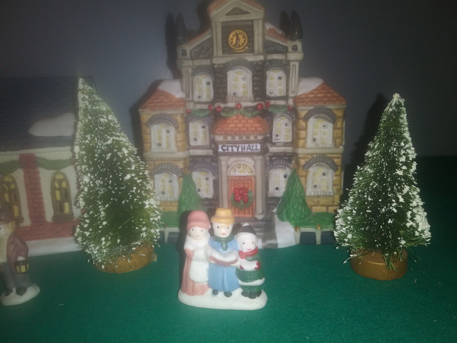 Vintage KMart Christmas 10PC. Light Up Village Looks & Works Great