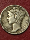 1942 P Mercury Dime 90% SILVER   STRONG STRIKE  Very Fine  Condition SILVER COIN