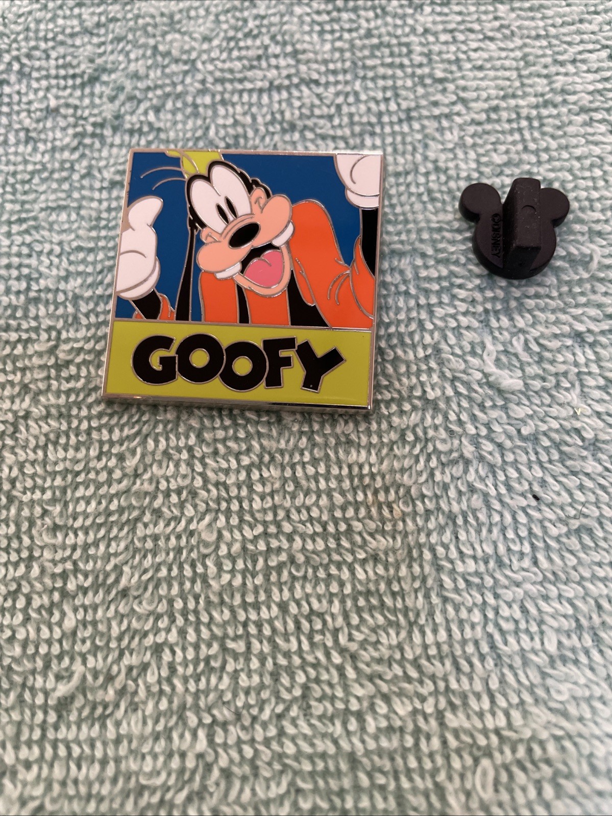 Walt Disney Goofy  Square Single Pin Great Condition