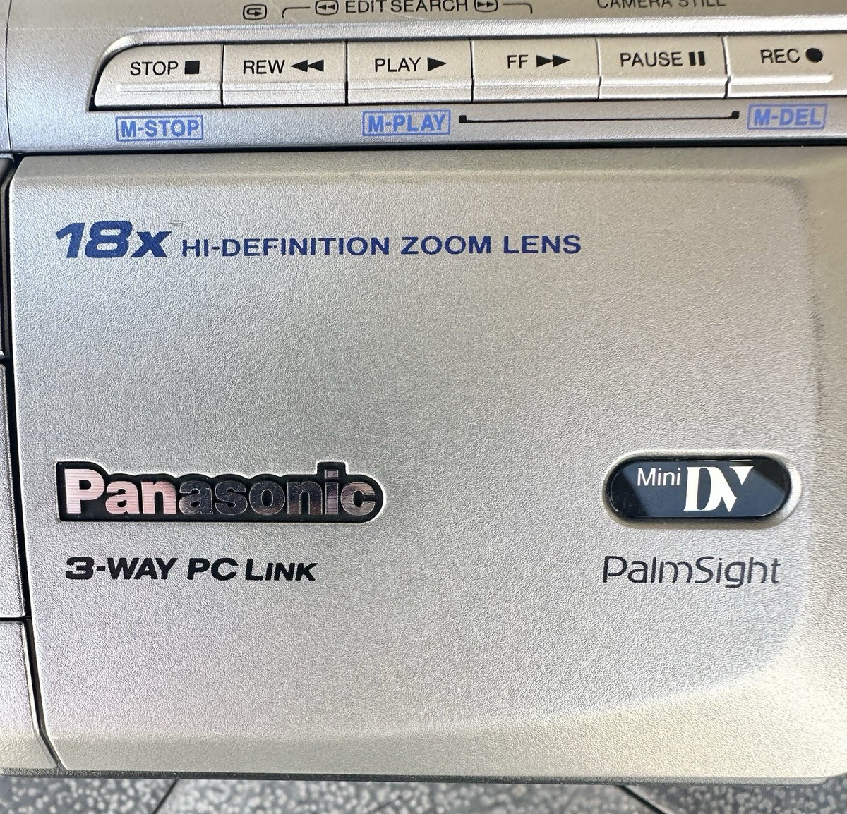 Panasonic PV-DV200D MiniDV Camcorder PalmSight 300x Digital W