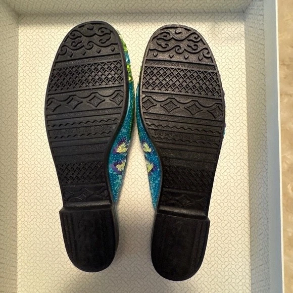 Sapatilhas/mulas de lantejoulas multicoloridas Frankie Feldman tamanho 8B novas com etiquetas - Imagem 3 de 4