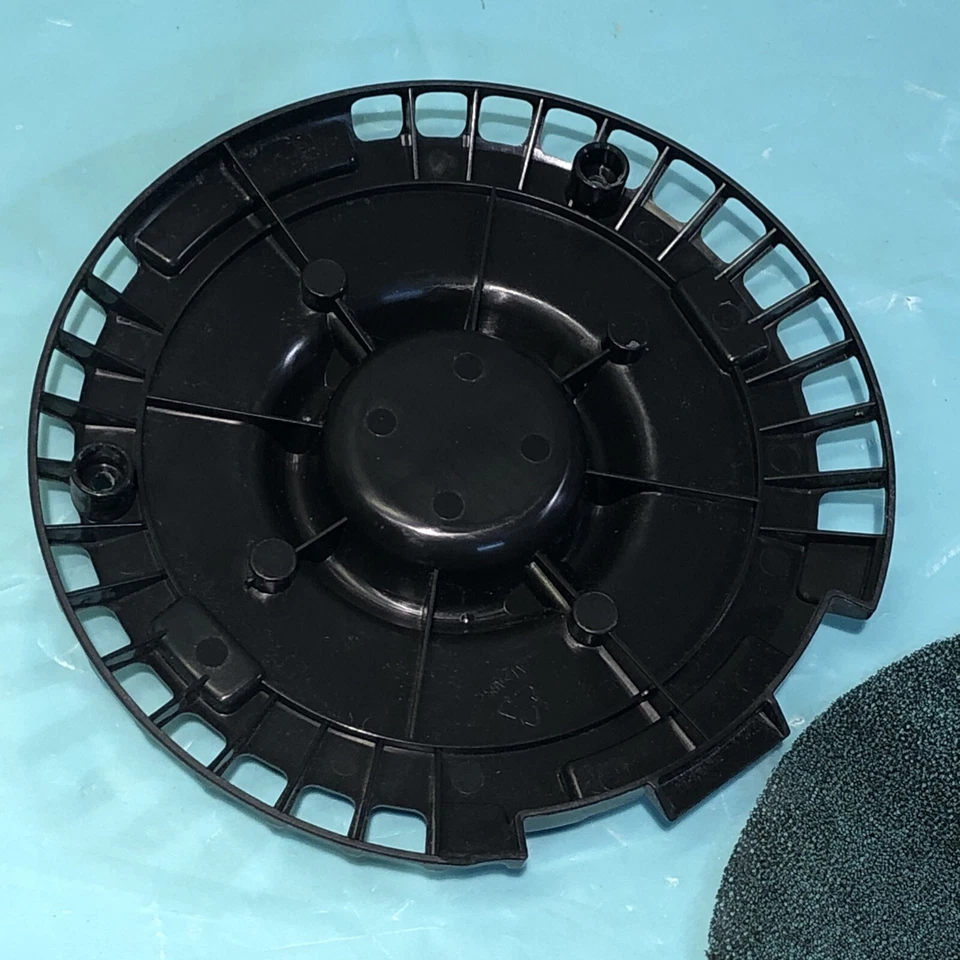 Hoover UH70820 Windtunnel Rewind 2 Upright Vacuum Exhaust Filter Cover - Image 2 of 4