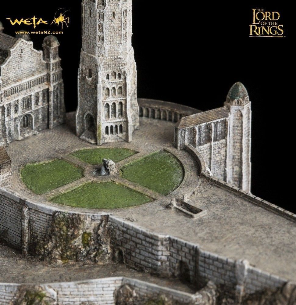 ADSE Estátua do Senhor dos Anéis, Escultura da Estátua do Senhor dos Anéis  de Minas Tirith