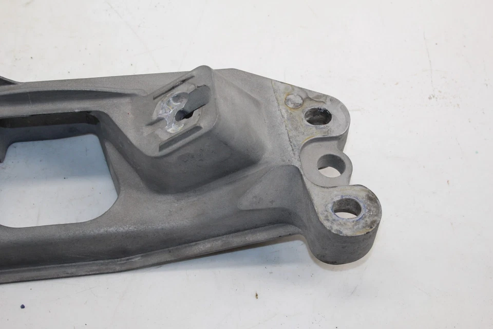 Suporte de transmissão 2020-2022 Cadillac CT4 2.7L RWD 84782117 FABRICANTE DE EQUIPAMENTO ORIGINAL - Imagem 4 de 4