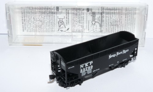 Micro Trains 86020 N ++ 33’ Twin Bay Hopper #33799 der NKP in OVP ++ #K_252 | Zustand: Gebraucht