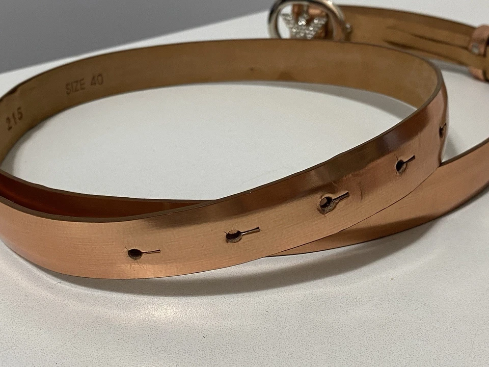 Cinturón de cuero vintage para mujer Giorgio Armani logotipo águila hecho en Italia talla 40 Foto 4 de 4