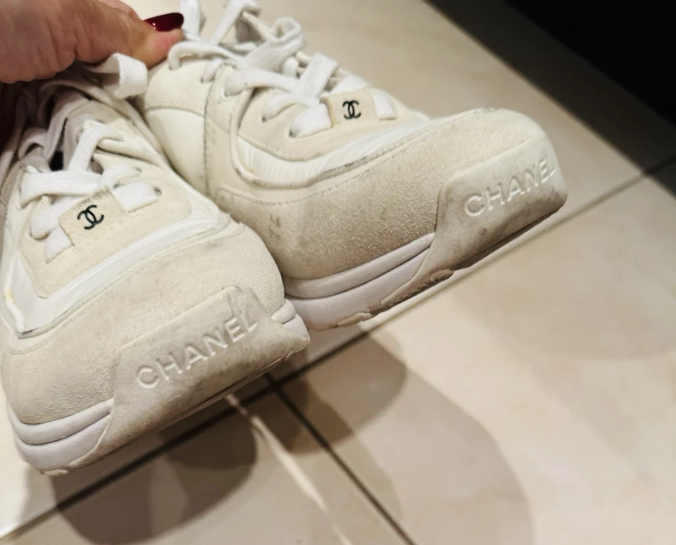 Tênis CHANEL camurça couro de bezerro tecido logotipo CC - Tamanho 37,5 - Imagem 4 de 4