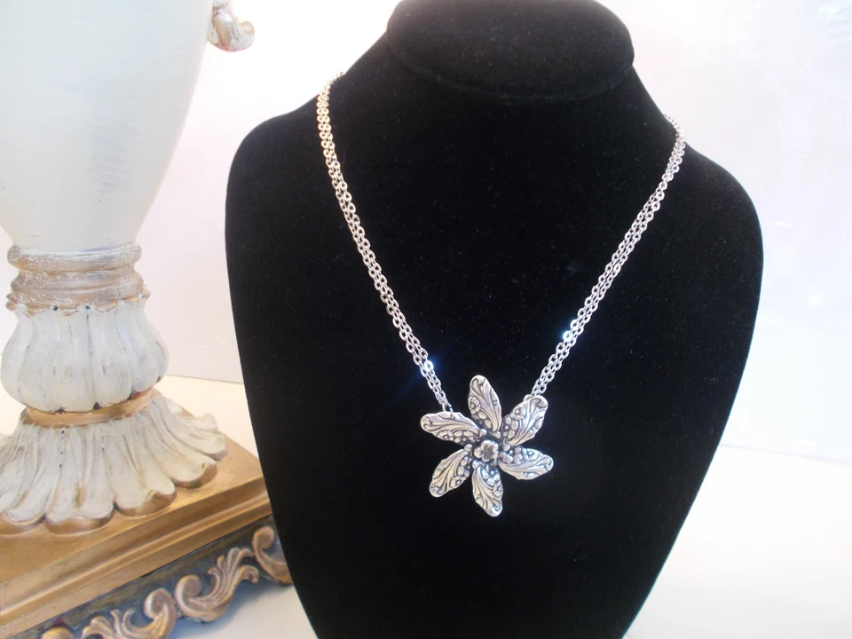 New with Tag  Silver Spoon Jewelry Necklace Magnolia Georgia Flower - Image 2 of 4