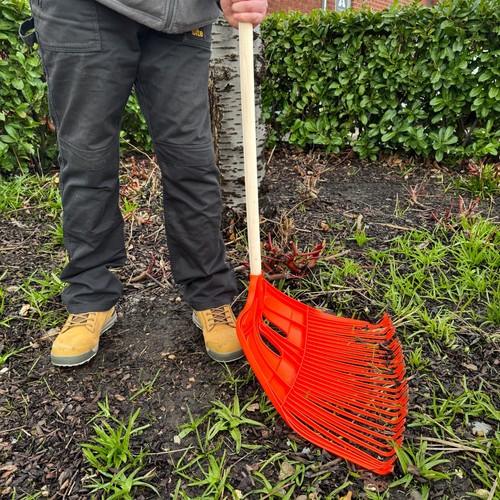 57 cm Wide Heavy Duty Plastic Rake Head Lawn Leaf Leaves Garden + 120 cm Handle - Picture 22 of 24