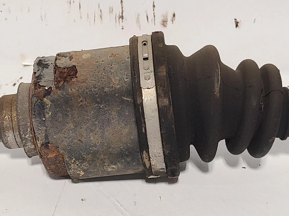 Eje de transmisión delantero izquierdo usado se adapta a: Chevrolet Aveo 2004 delantero AT sin ABS delantero Foto 3 de 4