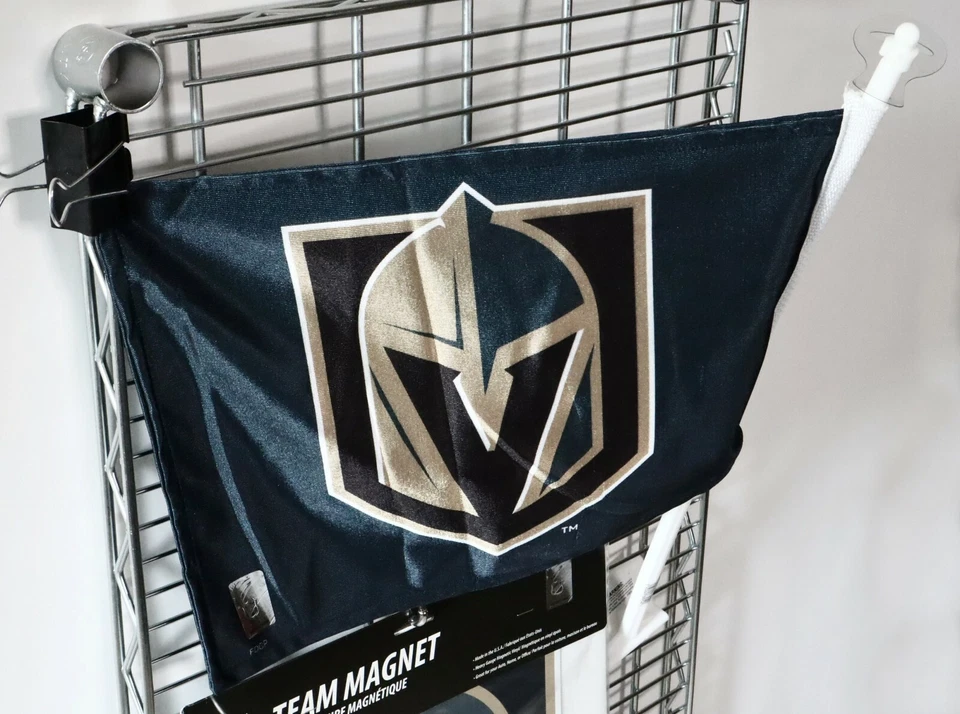 Vegas Golden Knights NHL Bandera de Coche, Imán XL y Juego de Letreros de Parque. Fremont Die. Foto 3 de 4