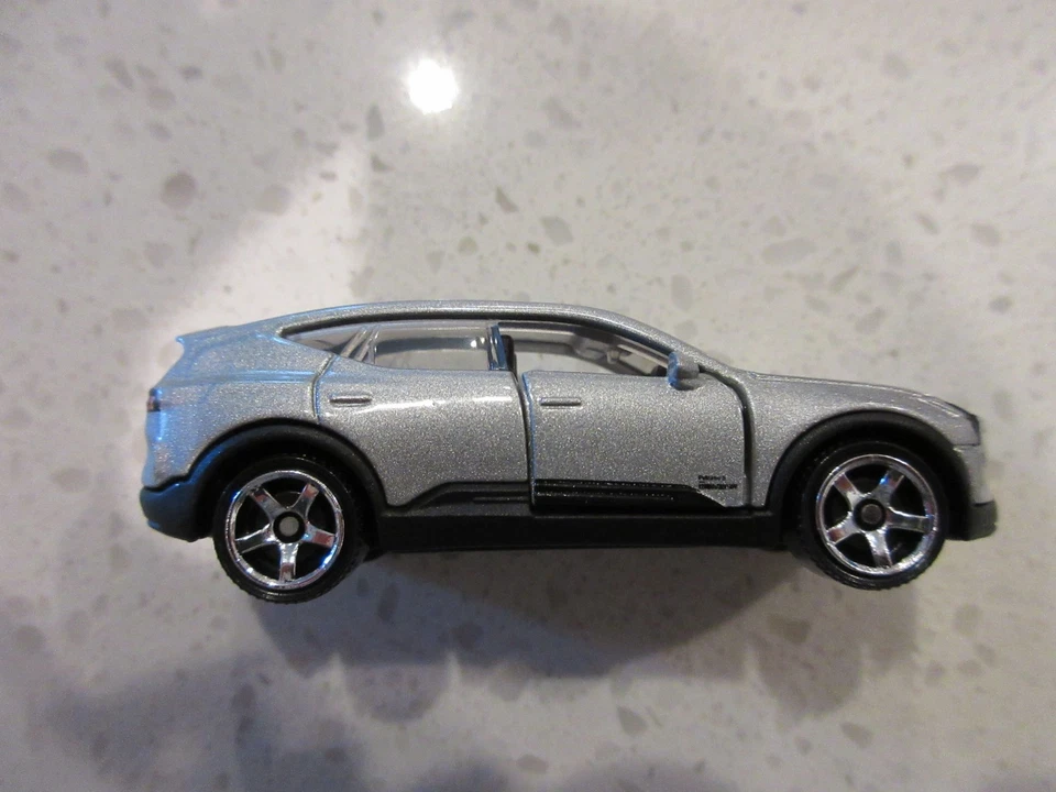 2025 Matchbox 2024 Polestar 3 Silver Moving Parts Toy SUV Truck Car - Image 4 of 4