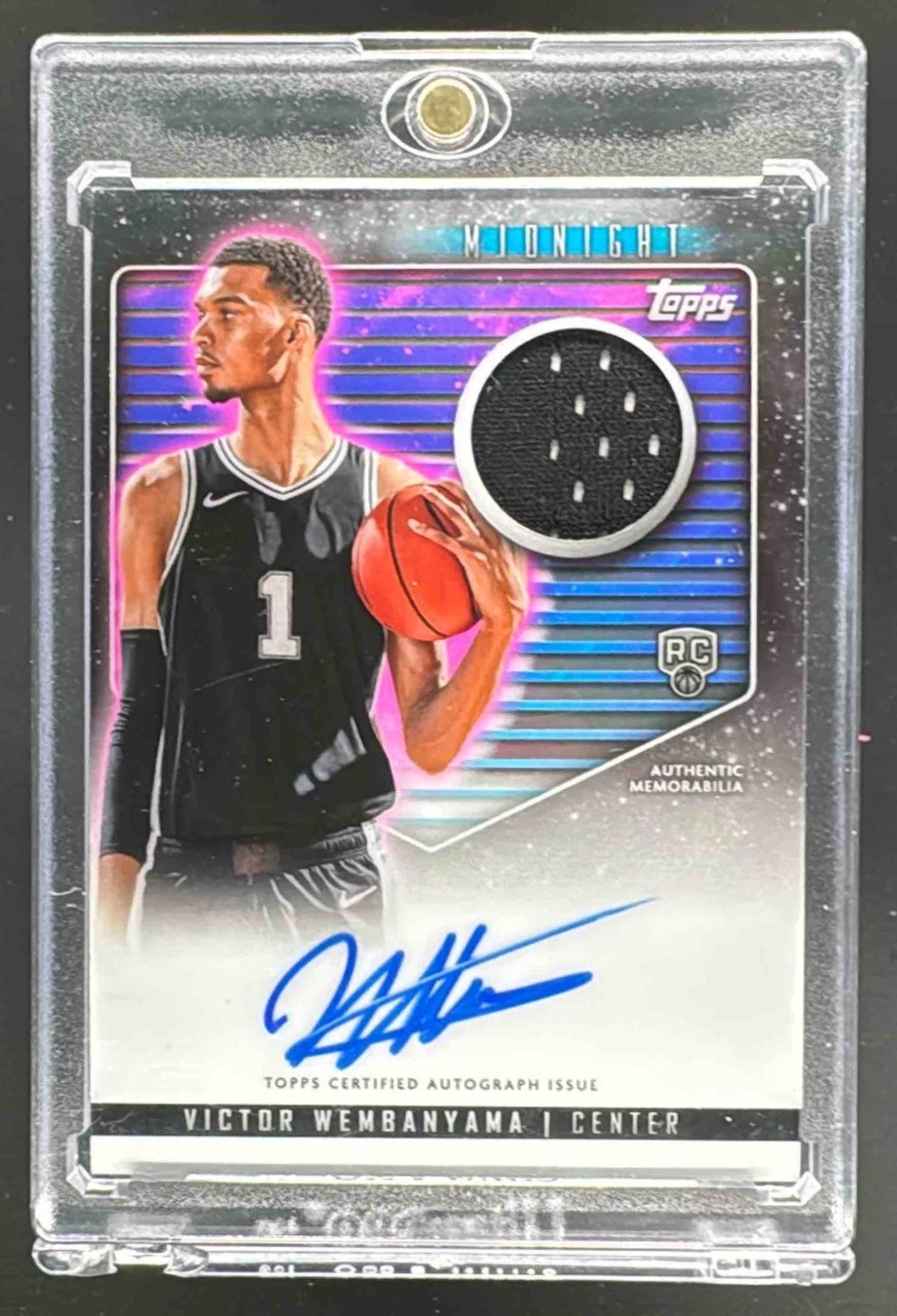 EL.HE27 Victor Wembanyama 2023 Topps Midnight #RJA-VW Rookie Jersey Auto Patch