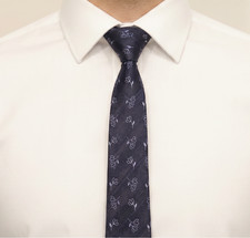 NWOT Navy w Woven White Floral Silk Neck Tie Italy 2.25W Skinny