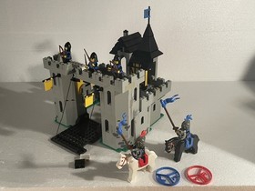 Lego 6074 Black Falcon's Fortress and Lego 6030 Black Falcon's Catapult
