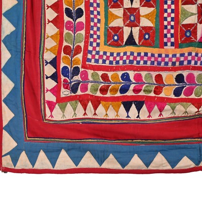 Télécharger Motif carrelé rouge et beige avec des motifs floraux Motifs