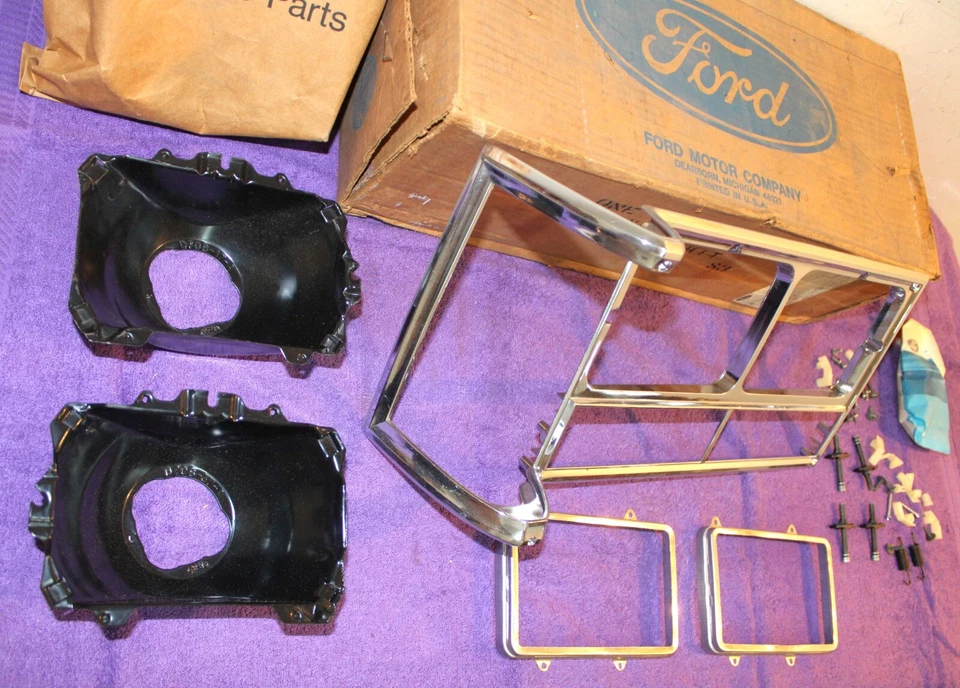 1977 1978 Lincoln Versailles NOS RH FRONT HEAD LAMP DOOR BEZEL BUCKET RING KIT - Image 2 of 4