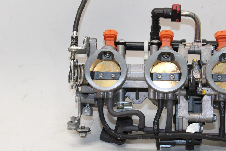 2013 Kawasaki Ninja Zx6r Zx636 Abs Main Fuel Injectors / Throttle Bodies - Image 2 of 4