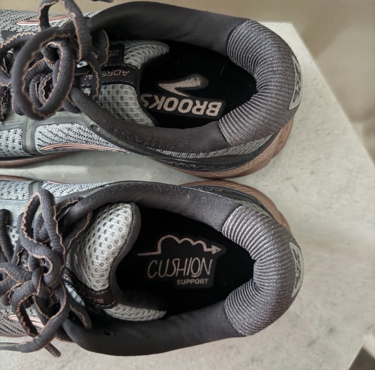 Brooks GTS XX Adrenaline Gray/Rose Size 7M Women’s Great Used Condition. thumbnail 11