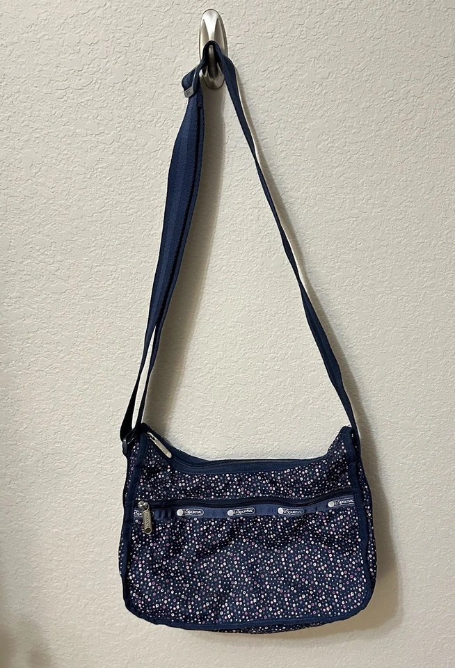Bolso Bandolera Hobo Floral Azul LE SPORTSAC Cartera de Todos los Días Talla Mediana Foto 2 de 4