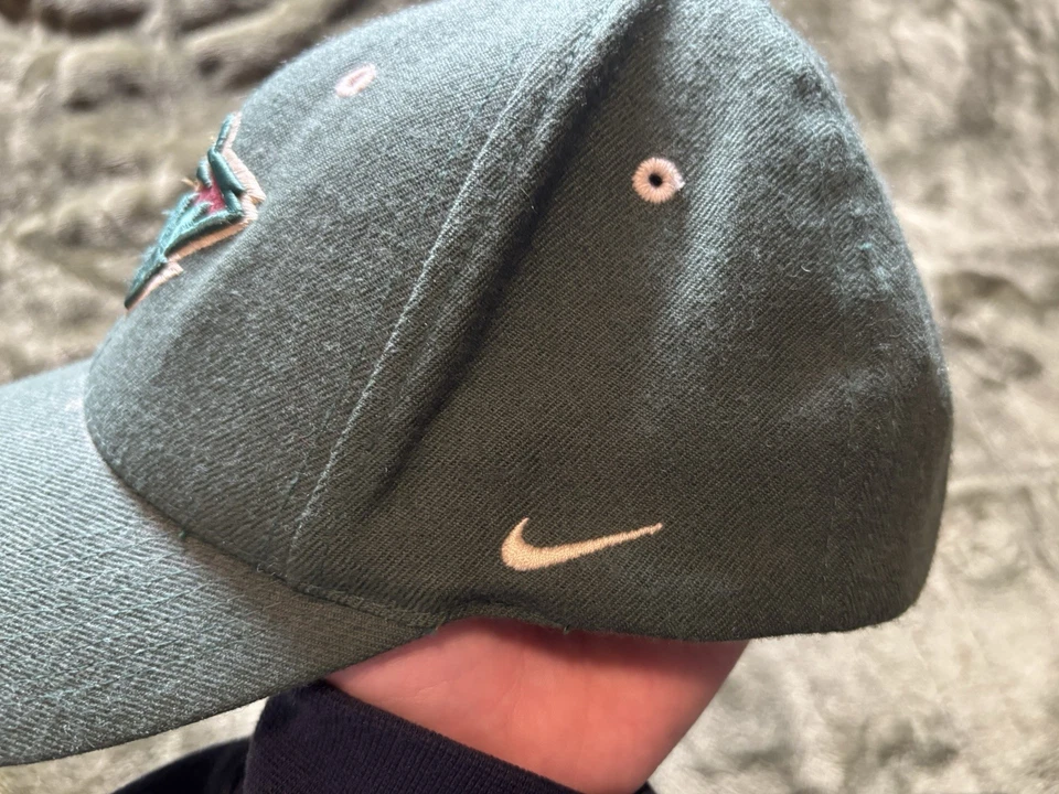 De colección Minnesota Wild Hat Gorra Verde Correa Trasera Años 90 Nike Equipo Lana NHL Hockey Foto 4 de 4