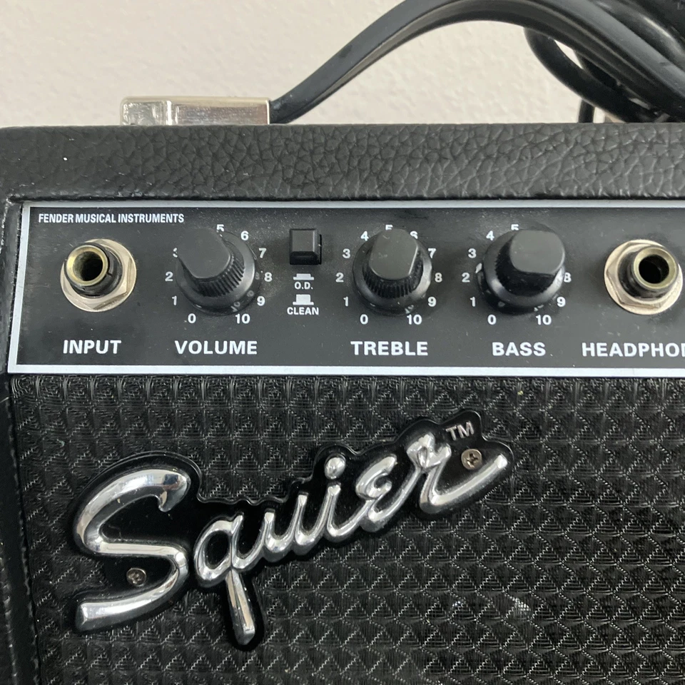Fender Squier SP-10 Electric Guitar Mini Amplifier - Image 2 of 4