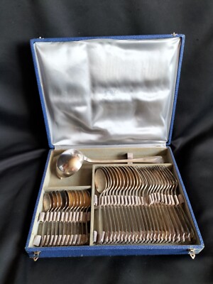 BRILLANTE ménagère 37 pièces CHRISTOFLE modèle DELAFOSSE métal argenté