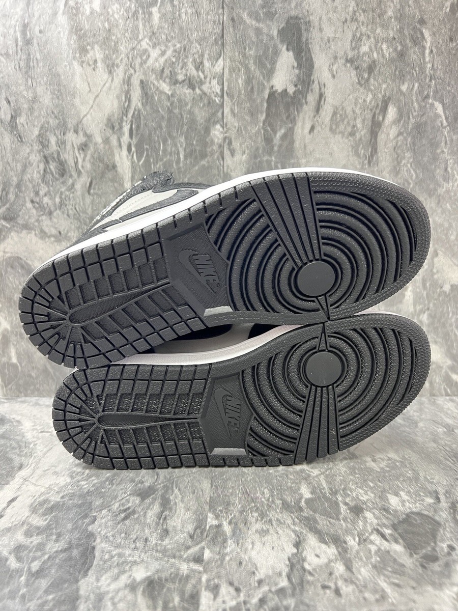 Nike Women's Air Jordan 1 High OG 'Twist 2.0' Black Grey Nike Women's Air Jordan 1 High OG 'Twist 2.0' Black Grey