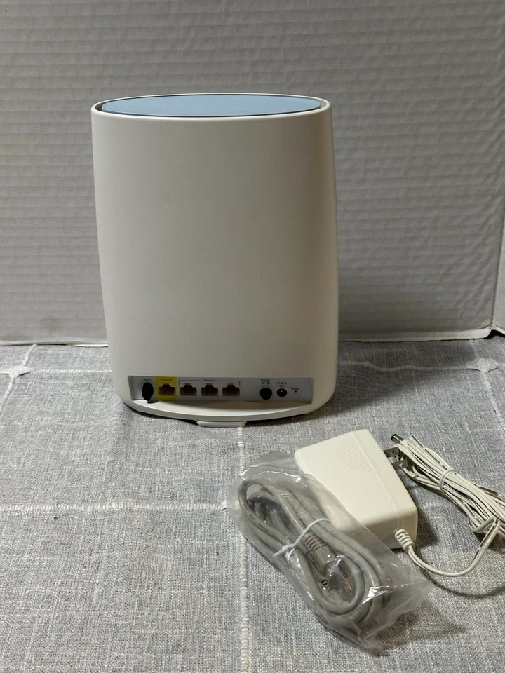 NETGEAR Orbi Router RBR50v2 AC3000 Tri-Band Wi-Fi Mesh System - Image 4 of 4