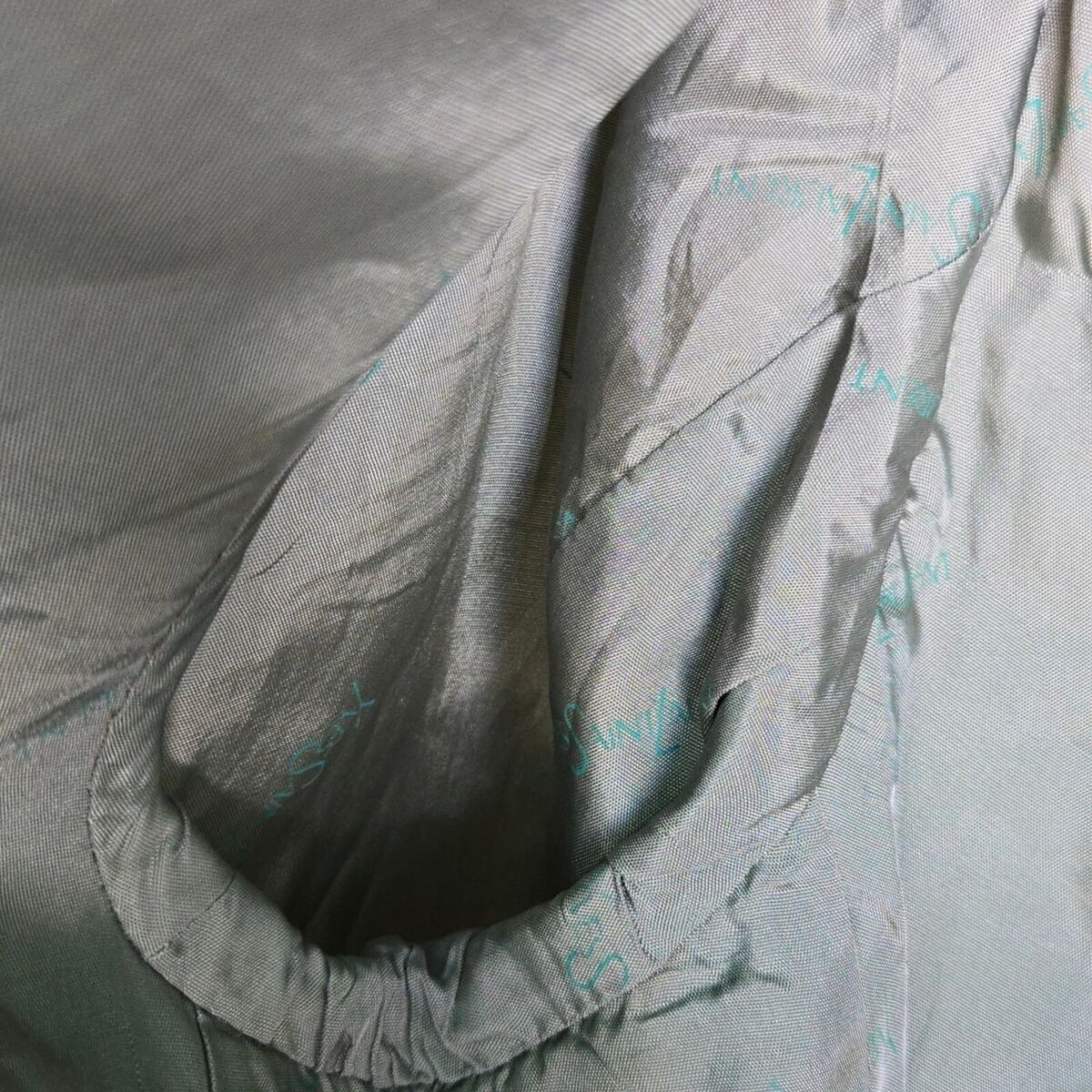 Yves St Laurent 3 Pc Suit 36L 30x34 Green Silk Wool Made Yves St Laurent 3 Pc Suit 36L 30x34 Green Silk Wool Made