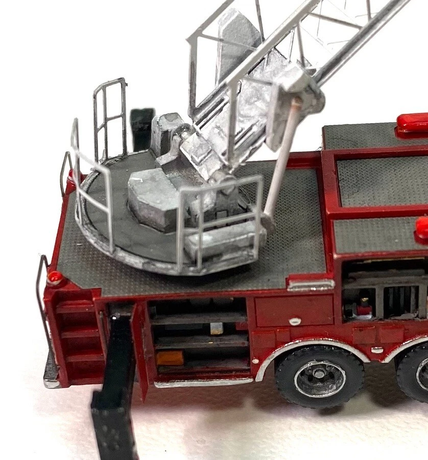 N Scale Aerial Ladder Truck Kit by Showcase Miniatures (one truck) (136) - Image 3 of 4