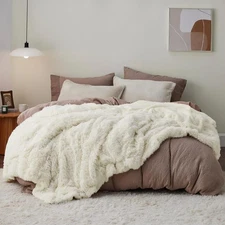Bedsure GentleSoft Fluffy Cream King Size Blanket for Bed, Thick Soft Sherpa Fau