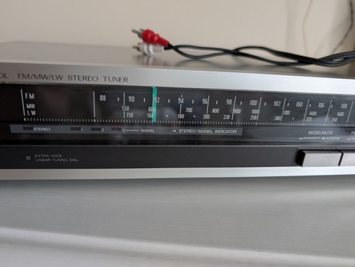 JVC T-K100L FM/MW/LW Stereo Tuner In Silver - Picture 3 of 14