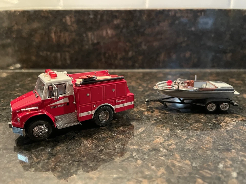 NEW! Code 3 Custom Bay City Fire Department Swift Water Rescue Squad Company 41 - Image 2 of 4